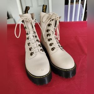 Women's size 7 platform white Doc Martens leather boots